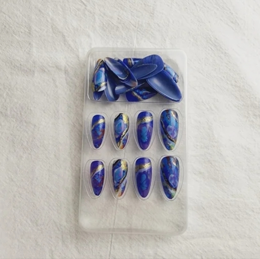 24 Pieces Fake press on nails - Picture 3 of 5
